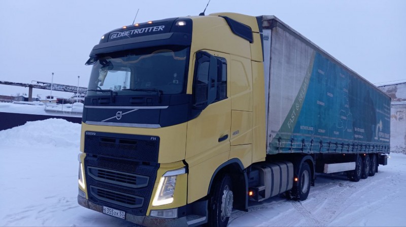 Volvo FH13 со шторой Krone SD
