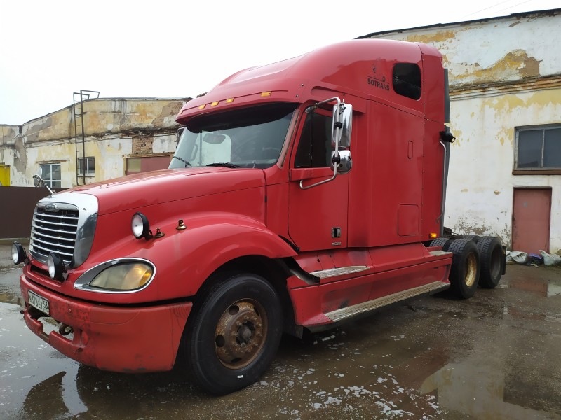 Седельный тягач Freightliner Columbia CL120064ST
