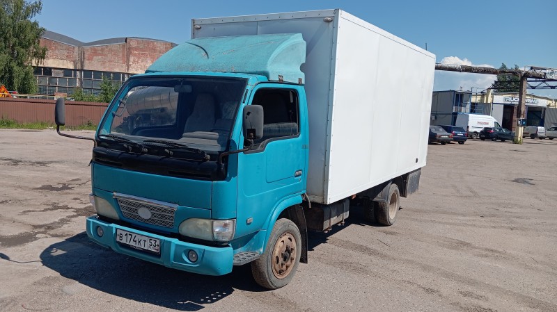 Фургон промтоварный Yuejin NJ1041